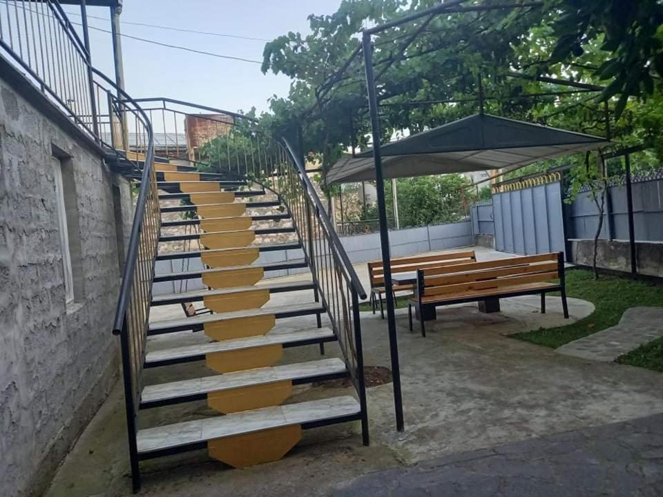 Guest House Fazisi Kutaisi Exterior foto